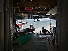 Blick durchs Bootshaus